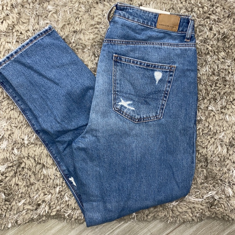 Womens AE Mom Jeans 12